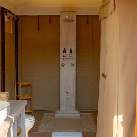 garden_view_deluxe_bathroom_1